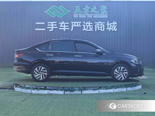 Volkswagen Lavida 2024 Черный из Китая