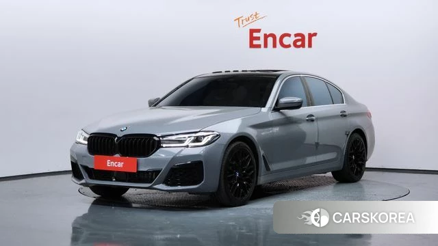 BMW 5 Series (G30) 2019 Серебристо-серый из Кореи