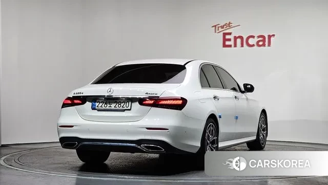 Mercedes-Benz E-Class W213 2022 Белый из Кореи