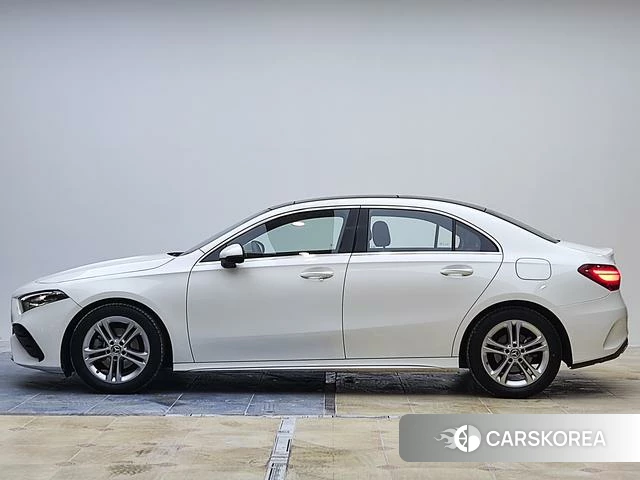 Mercedes-Benz Class A 2023 Белый из Китая