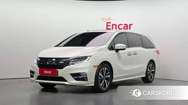Honda Odyssey 2019 Белый из Кореи