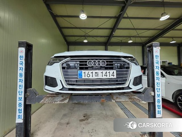 Audi A6 (C8) 2023 Белый из Кореи