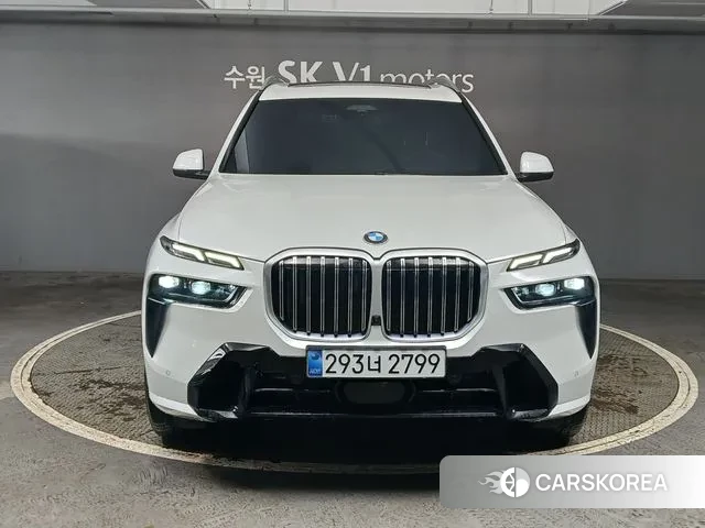 BMW X7 (G07) 2025 Белый из Кореи