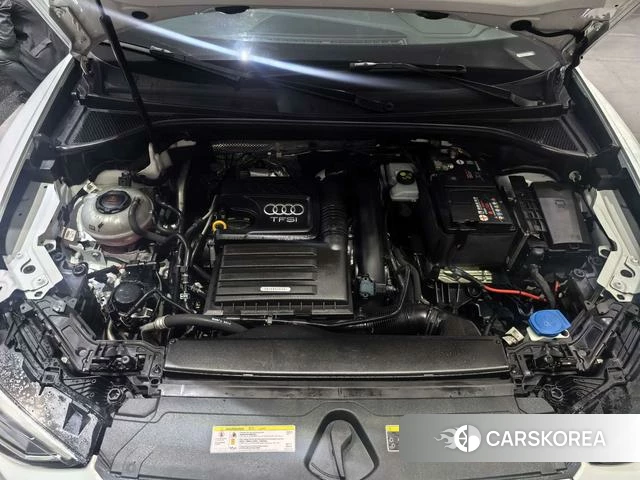 Audi Q3 2021 Белый из Китая