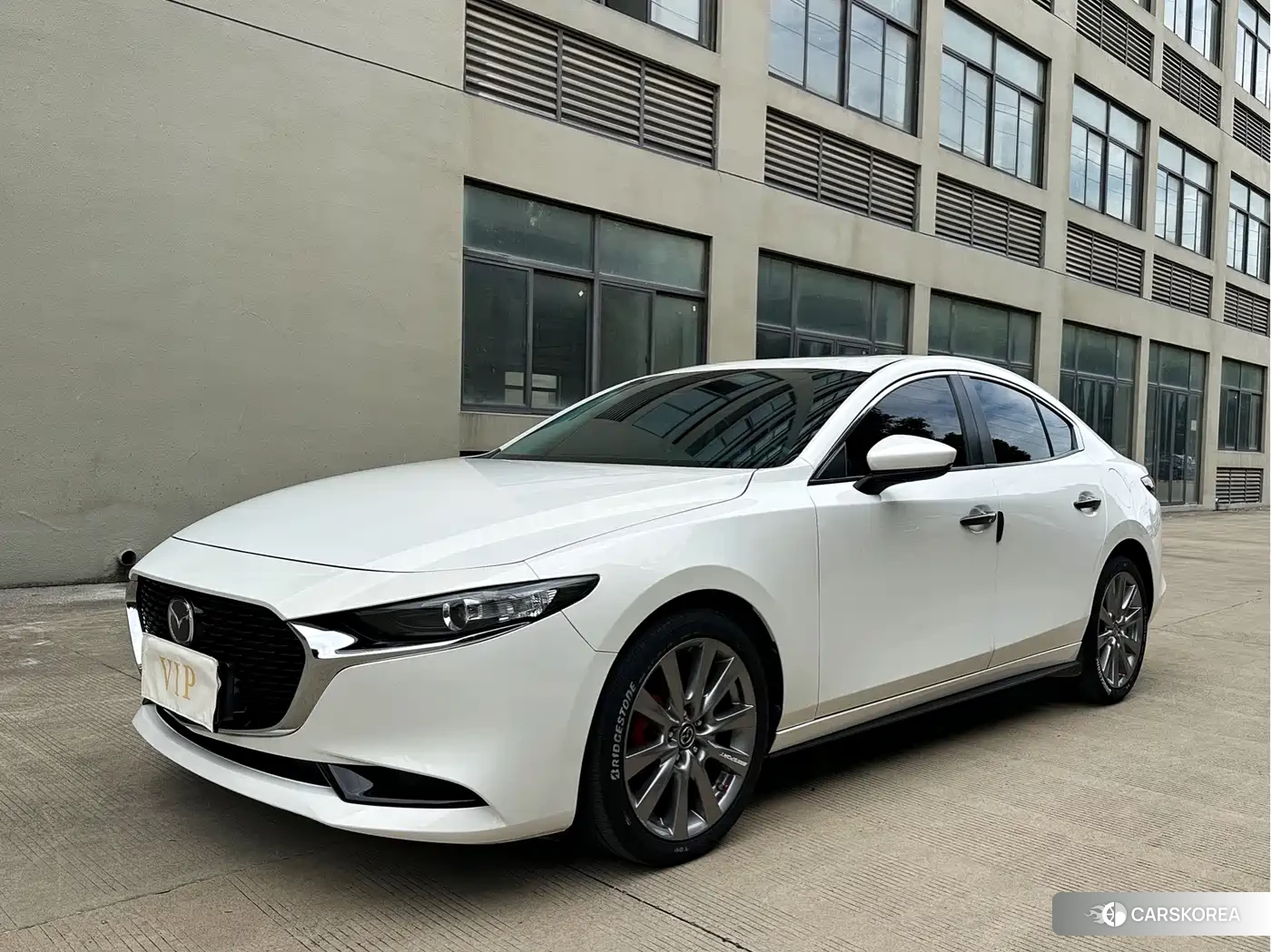 Mazda 3 2022 Белый из Китая