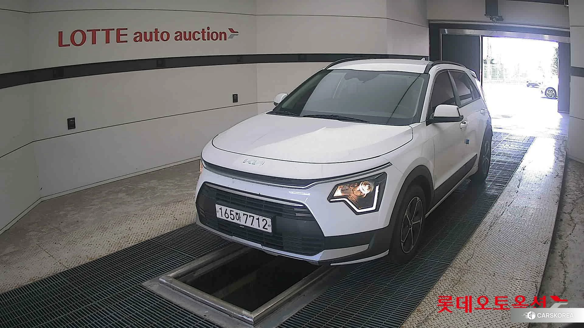 Kia Niro Hybrid 2022 Snow White Pearl (optional) из Кореи