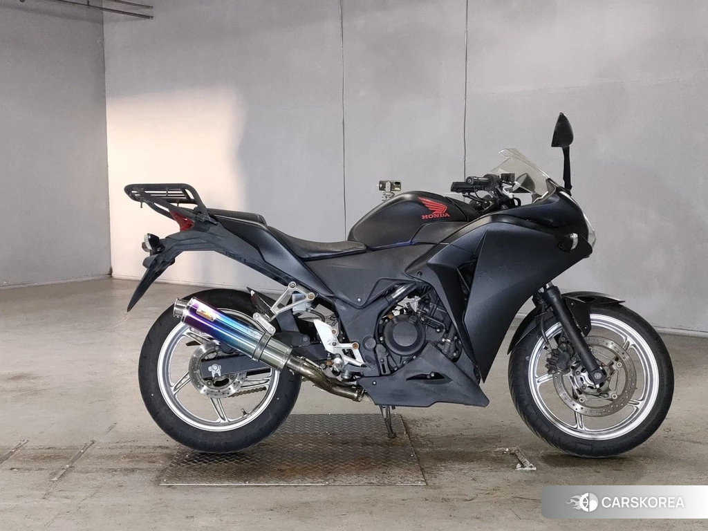 Проданный Honda CBR250R 2011 из Японии