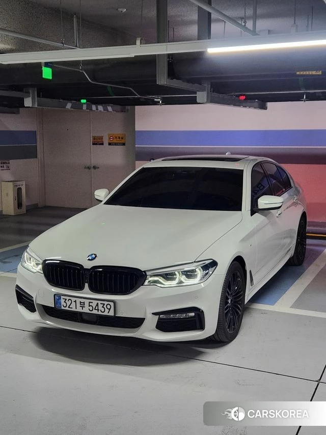BMW 5 Series (G30) 2018 Белый из Кореи