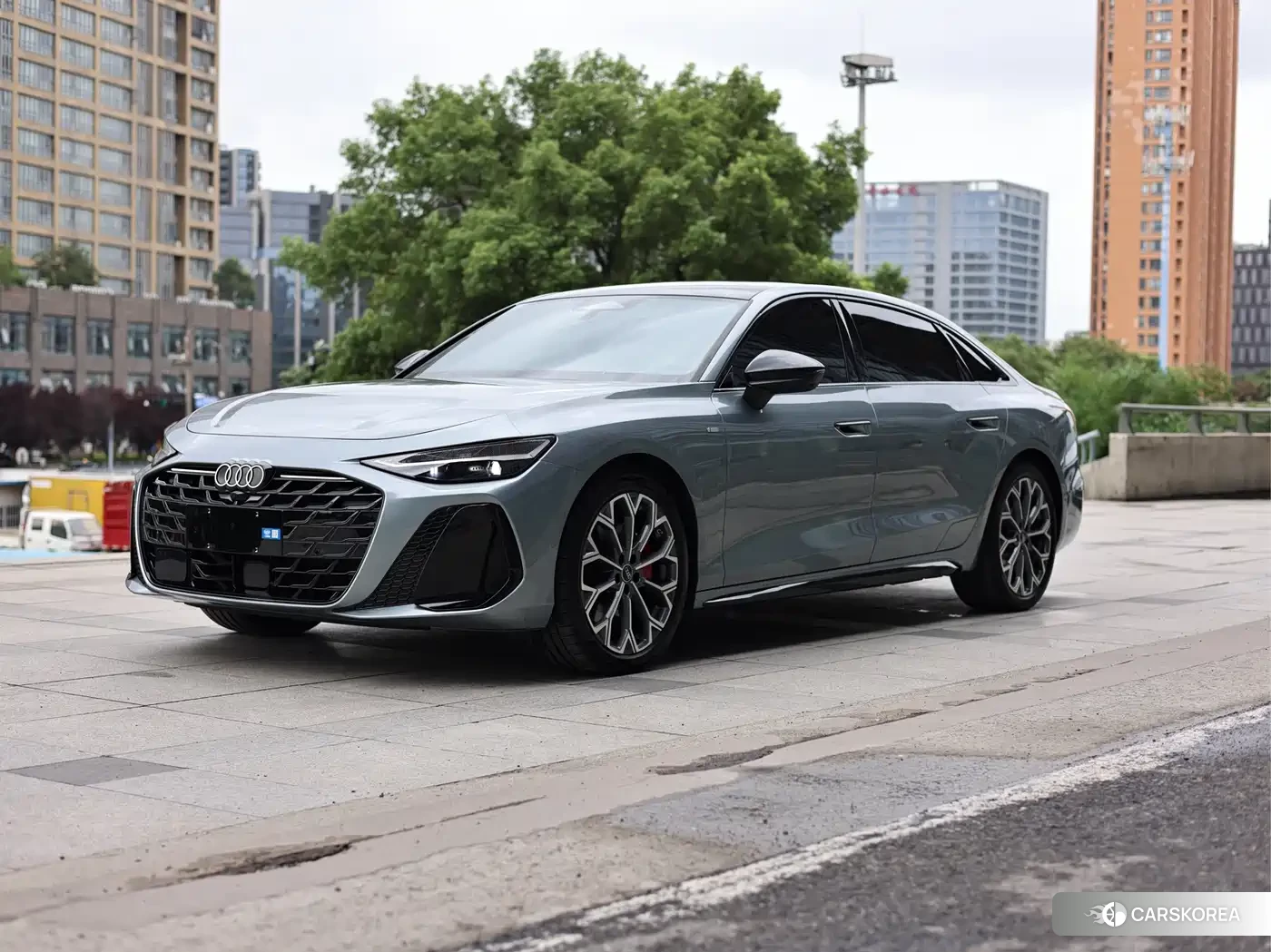Audi A6L 2026 Silver/gray из Китая