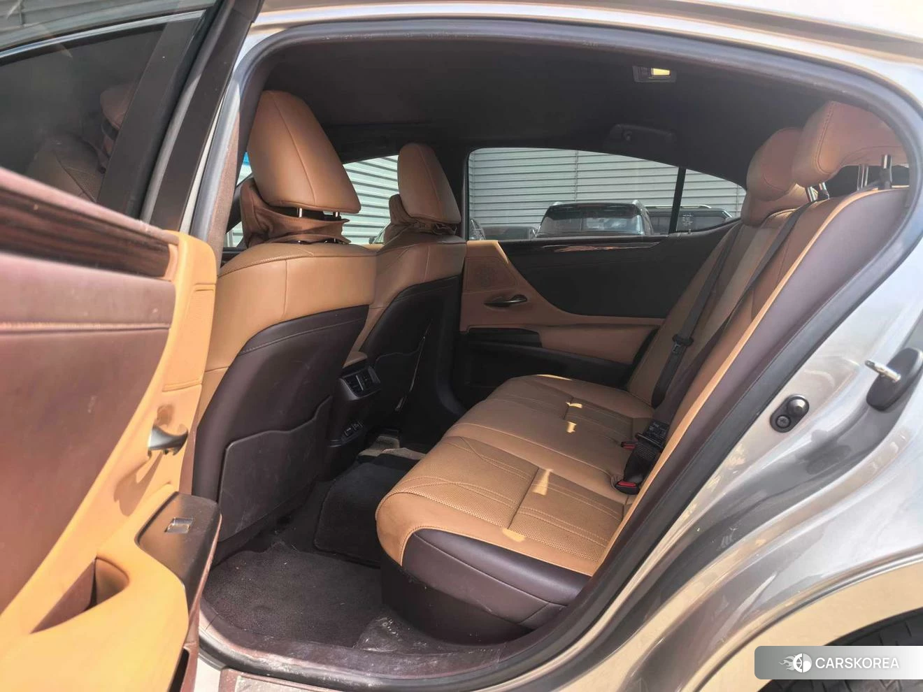 Lexus ES 2019 Серебристо-серый из Китая