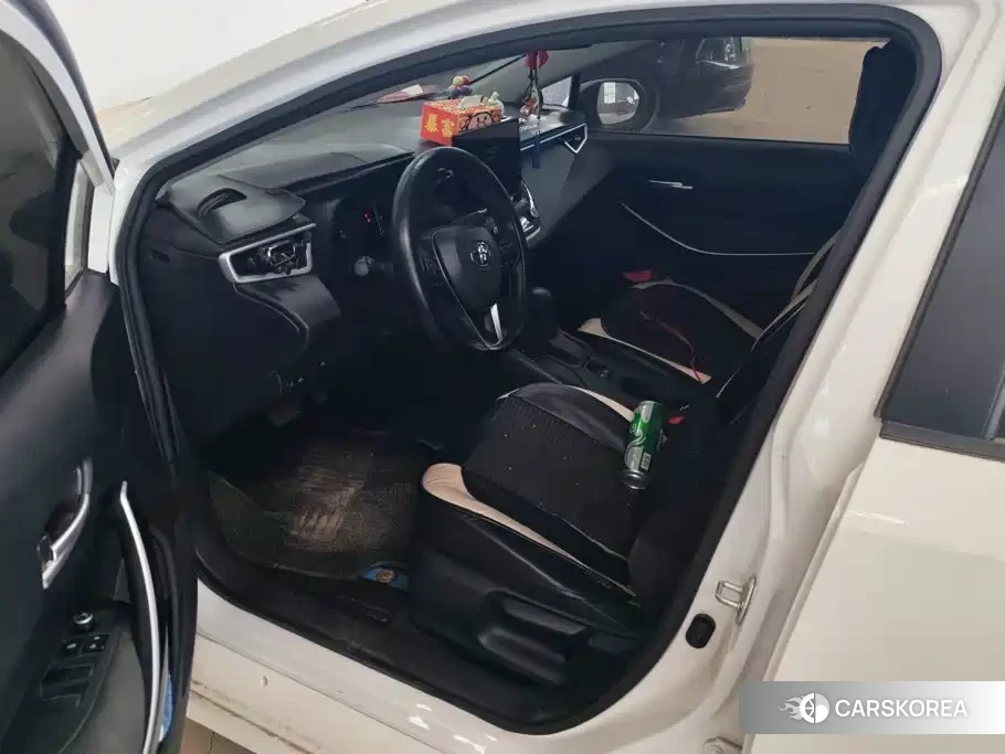 Toyota Corolla 2023 Белый из Китая