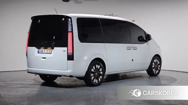 Hyundai Staria 2021 Белый из Кореи