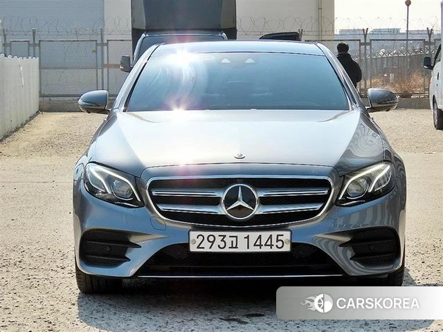 Mercedes-Benz E-Class W213 2019 Серый из Кореи