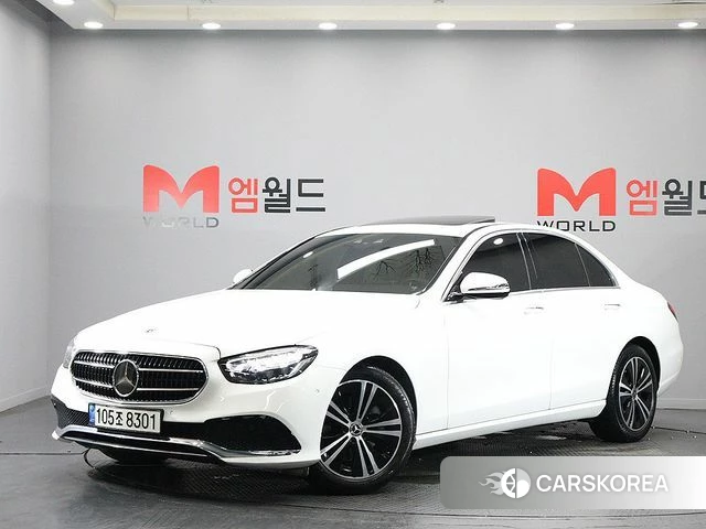 Mercedes-Benz E-Class W213 2021 Белый из Кореи