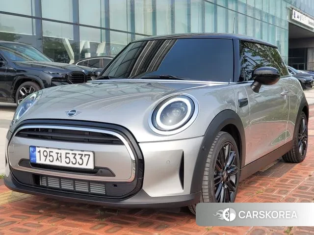 Mini Cooper 2024 Серебряный из Кореи