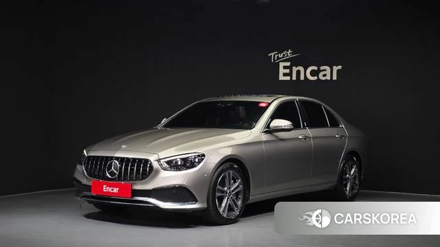 Mercedes-Benz E-Class W213 2022 Серебристо-серый из Кореи