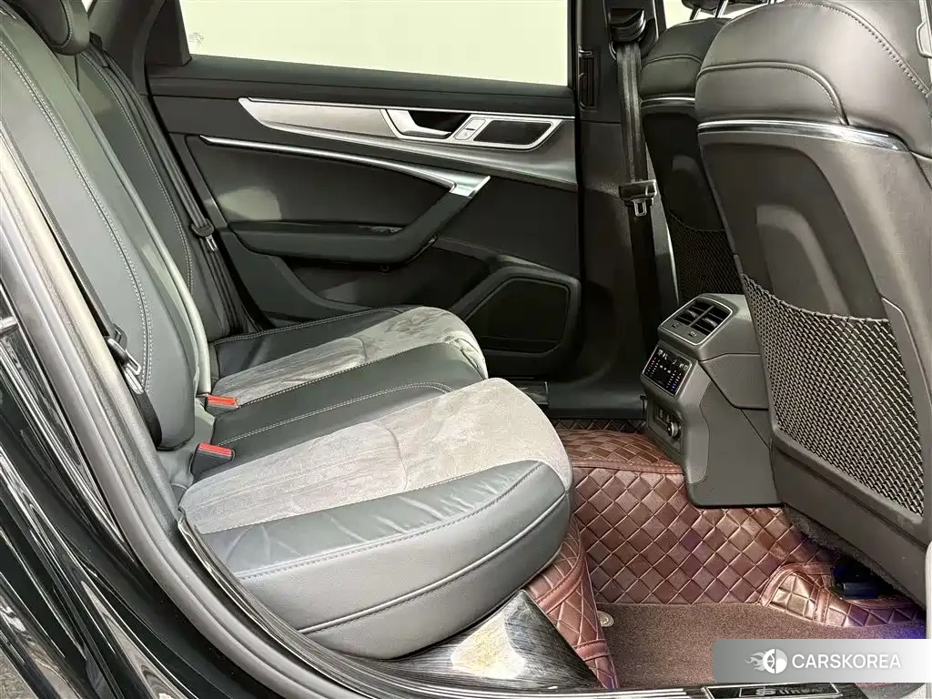 Audi A6L 2024 Черный из Китая