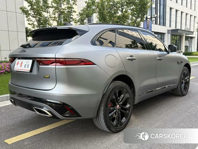 Jaguar F-PACE 2023 Серебристо-серый из Китая