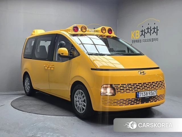 Hyundai Staria 2022 Желтый из Кореи
