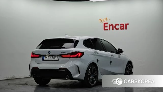 BMW 1 Series (F40) 2022 Белый из Кореи