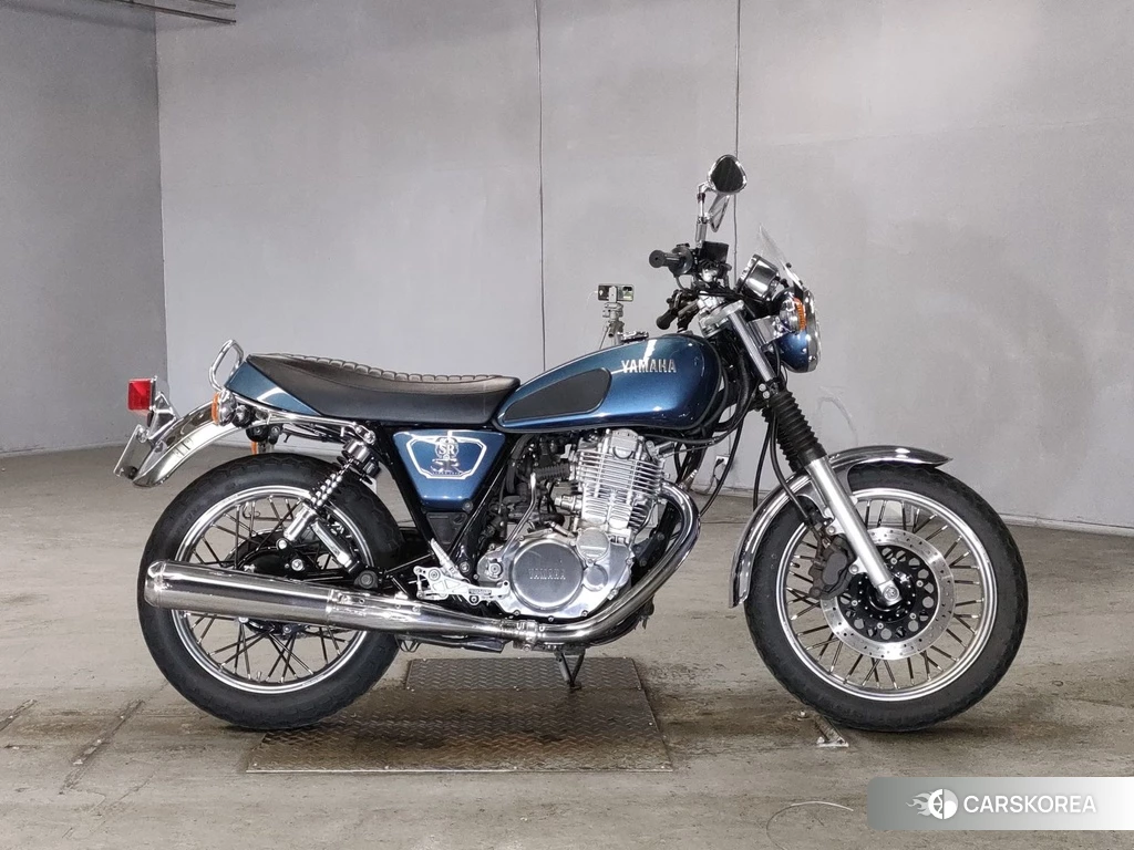 Проданный Yamaha SR 400 2019 из Японии