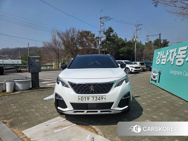 Peugeot 5008 second generation 2019 Белый из Кореи