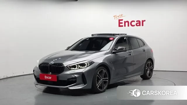 BMW 1 Series (F40) 2022 Серебристо-серый из Кореи