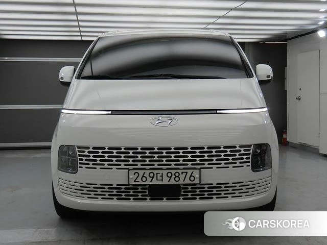 Hyundai Staria 2022 Белый из Кореи