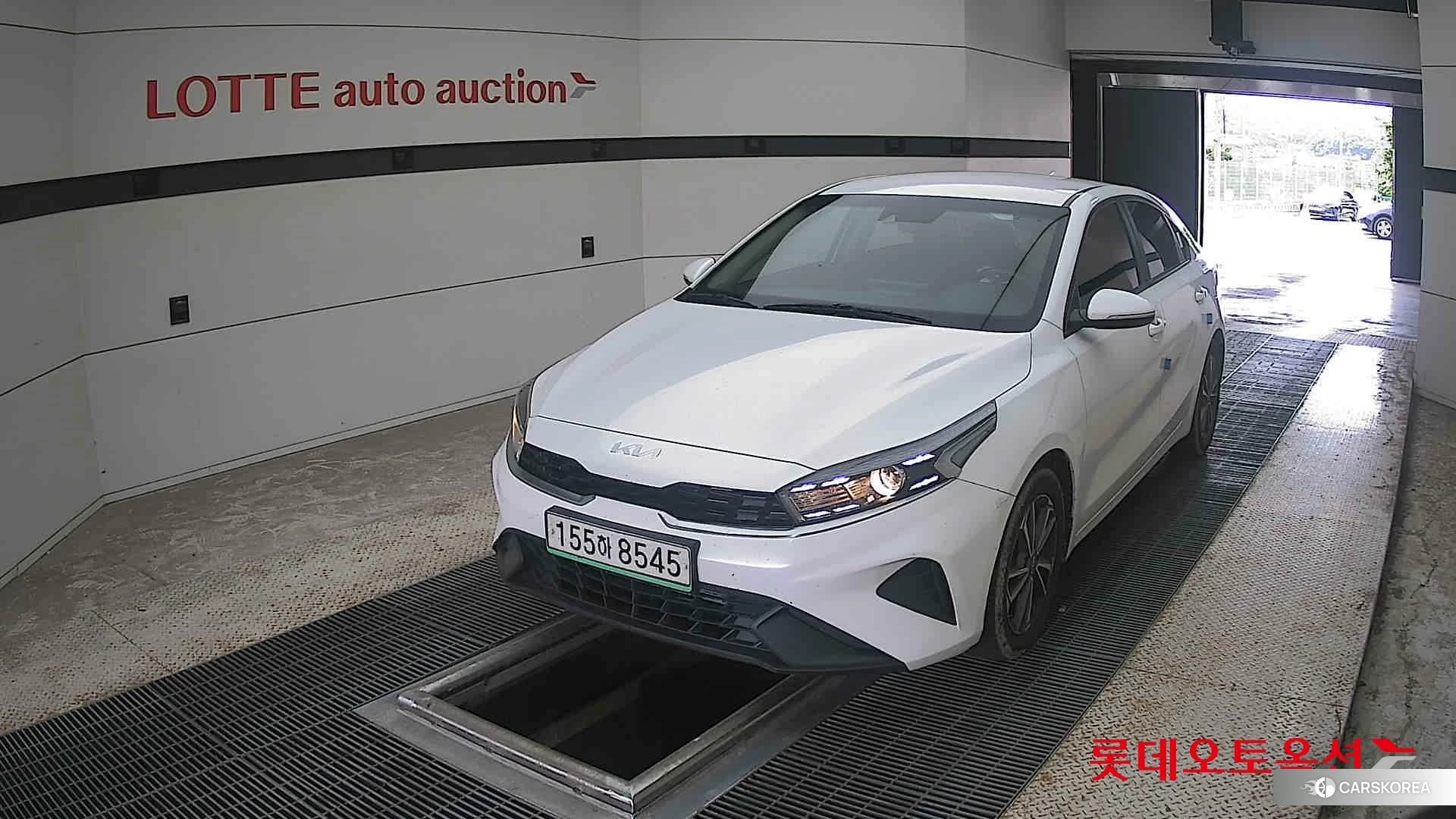 Kia K3 2022 Snow White Pearl из Кореи
