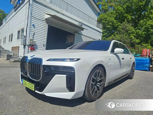 BMW 7 Series (G70) 2025 Белый из Кореи