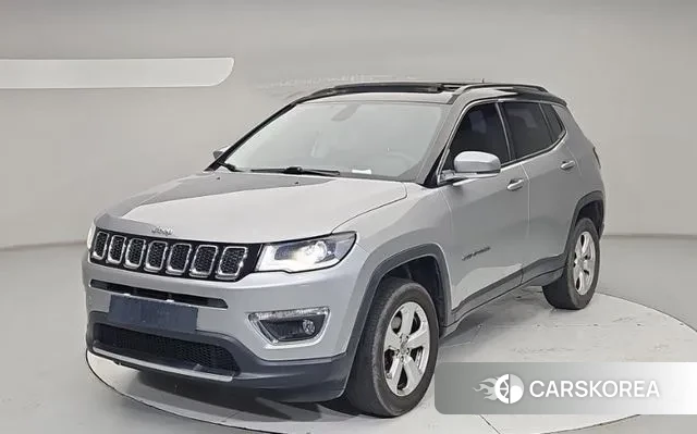 Jeep Compass 2nd Generation 2018 Серый из Кореи
