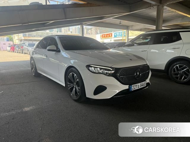 Mercedes-Benz E-Class W214 2024 Белый из Кореи