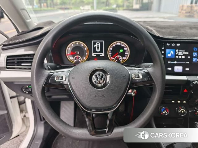 Volkswagen Lavida 2021 Белый из Китая