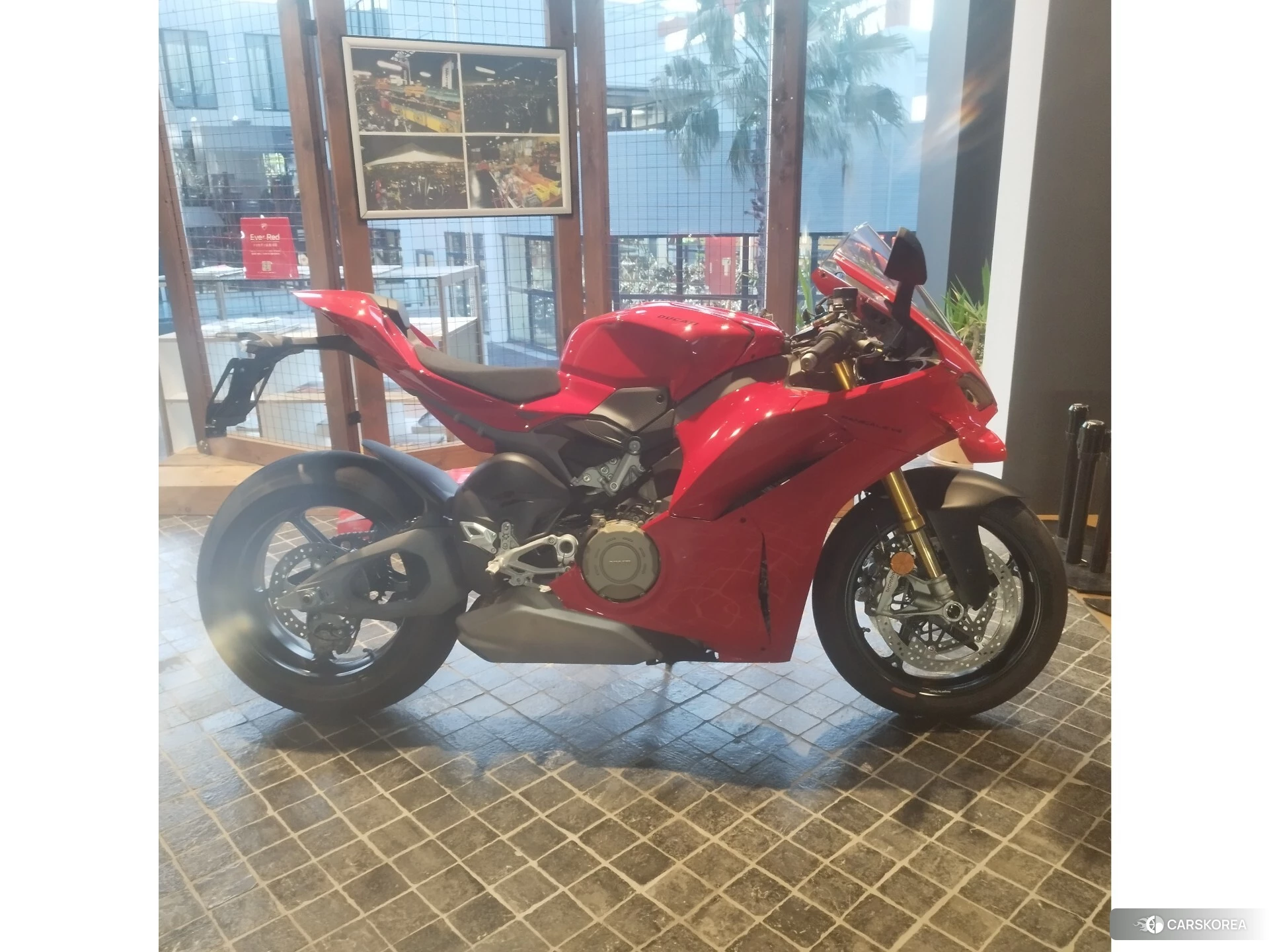 Проданный Ducati PANIGALE V4 S 2025 из Японии, фото 3