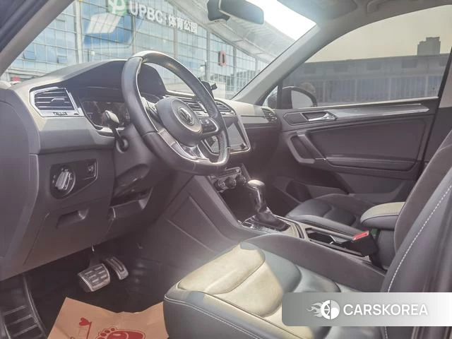 Volkswagen Tiguan L 2021 Черный из Китая