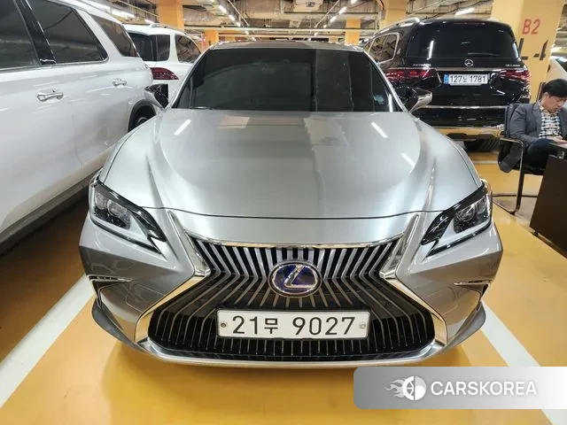 Lexus ES300h 7th generation 2019 Серый из Кореи