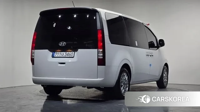 Hyundai Staria 2024 Белый из Кореи