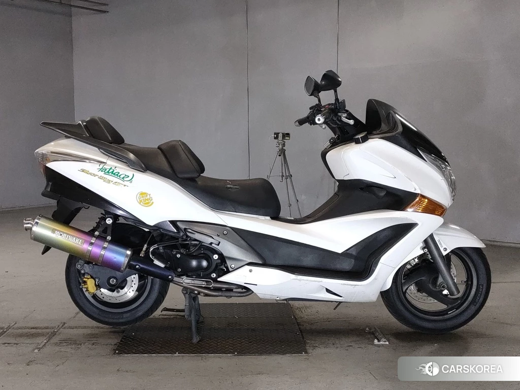 Проданный Honda SILVER WING 600 GT 2011 из Японии