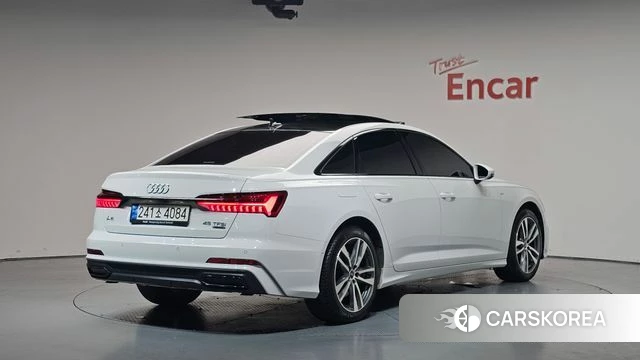 Audi A6 (C8) 2022 Белый из Кореи