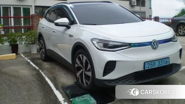 Volkswagen ID.4 2023 Белый из Кореи