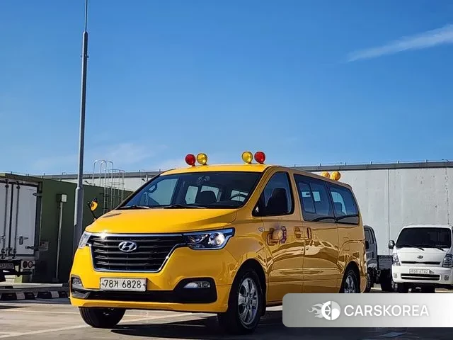Hyundai The New Grand Starex 2019 Желтый из Кореи