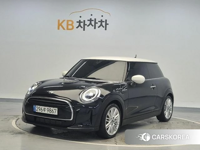 Mini Cooper 2022 Черный из Кореи
