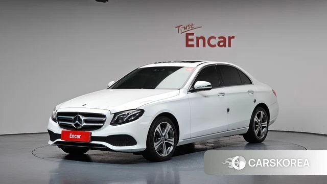 Mercedes-Benz E-Class W213 2018 Белый из Кореи