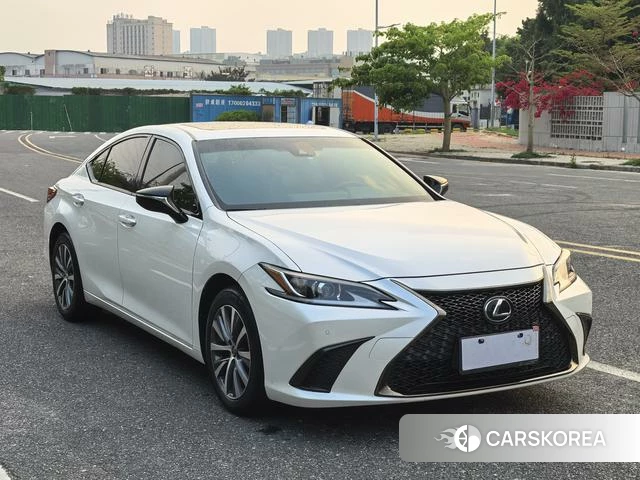 Lexus ES 2021 Белый из Китая