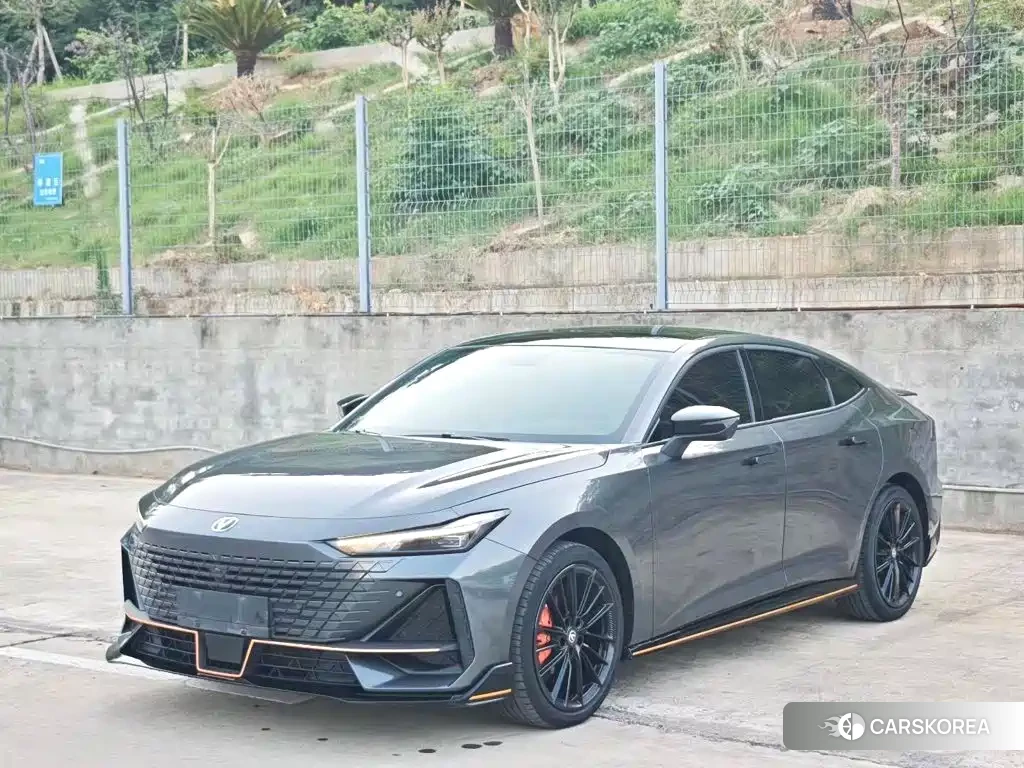 Chang'an UNI-V 2022 Silver/gray из Китая