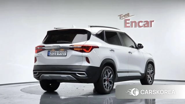 Kia Seltos 2022 Белый из Кореи