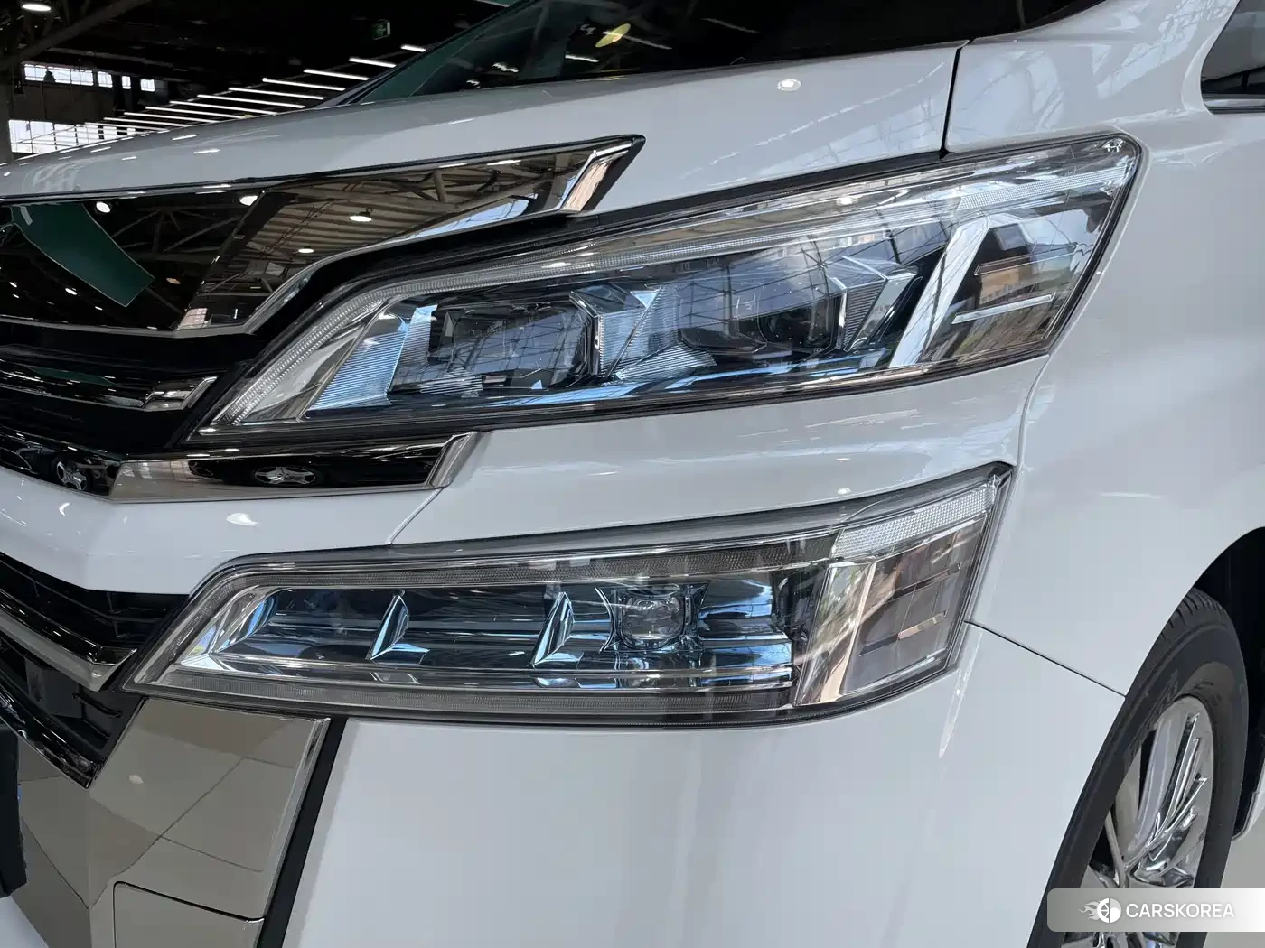 Toyota Vellfire 2021 Белый из Китая