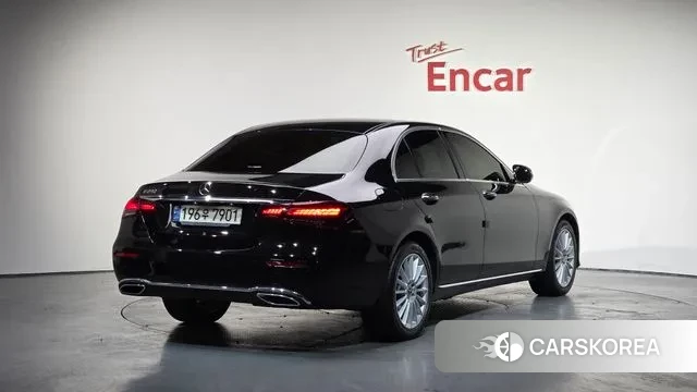 Mercedes-Benz E-Class W213 2021 Черный из Кореи