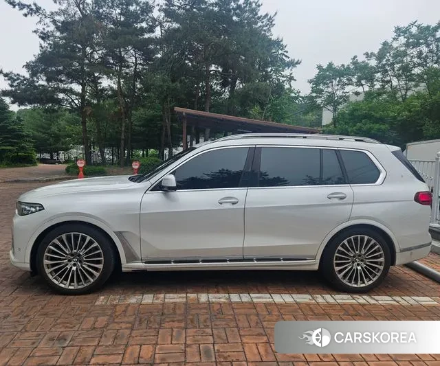 BMW X7 (G07) 2021 Белый из Кореи