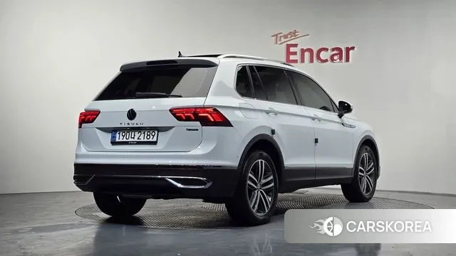 Volkswagen Tiguan second Generation 2023 Белый из Кореи